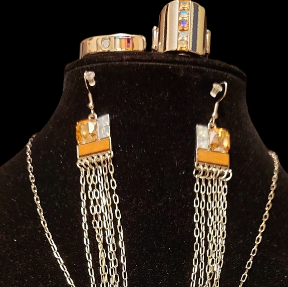 Jewelry - Picture 3 of 3